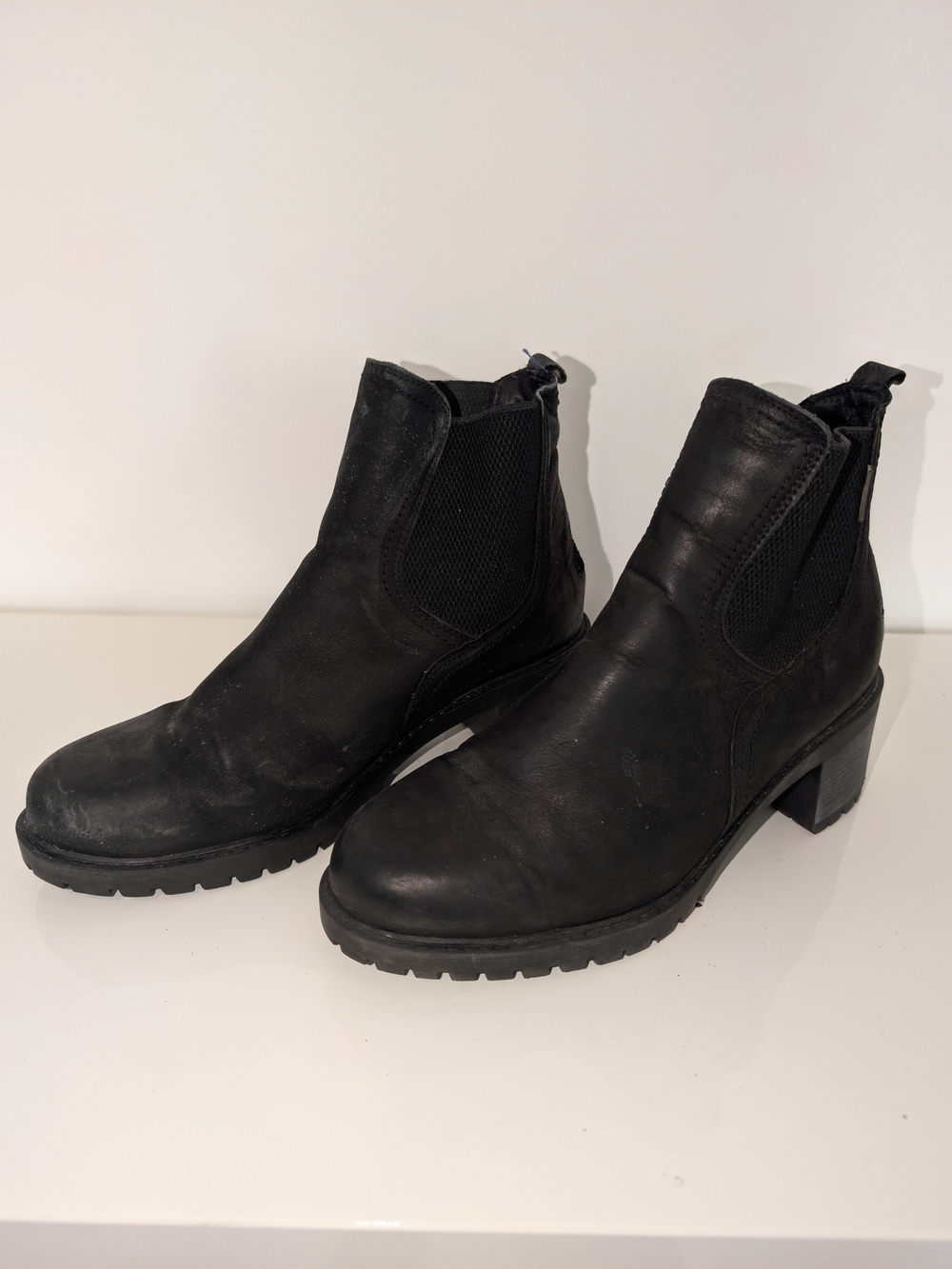 Bulle Black Leather Chelsea Lug Sole Ankle Boots Size 40